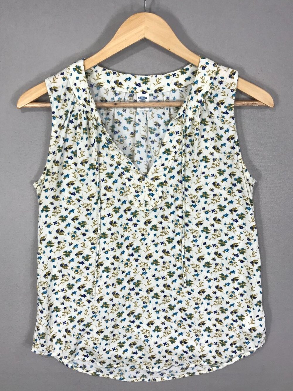 Old Navy Top Women's XS Ivory Blue Floral Popover Blouse V-Neck Tie Sleeveless